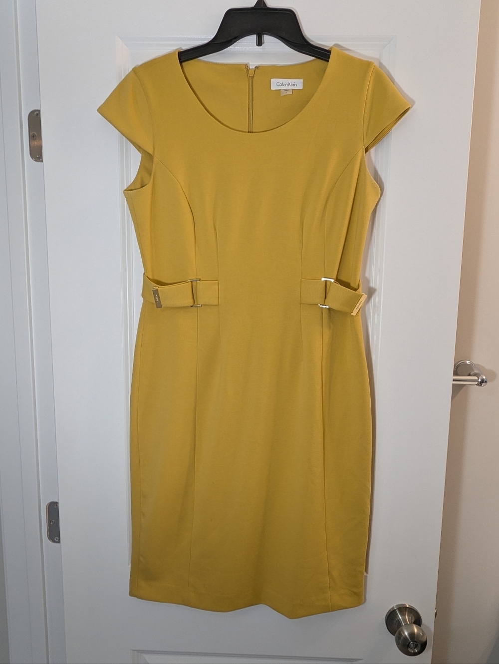 Calvin Klein Women's Gold/Yellow Dress, Size 6